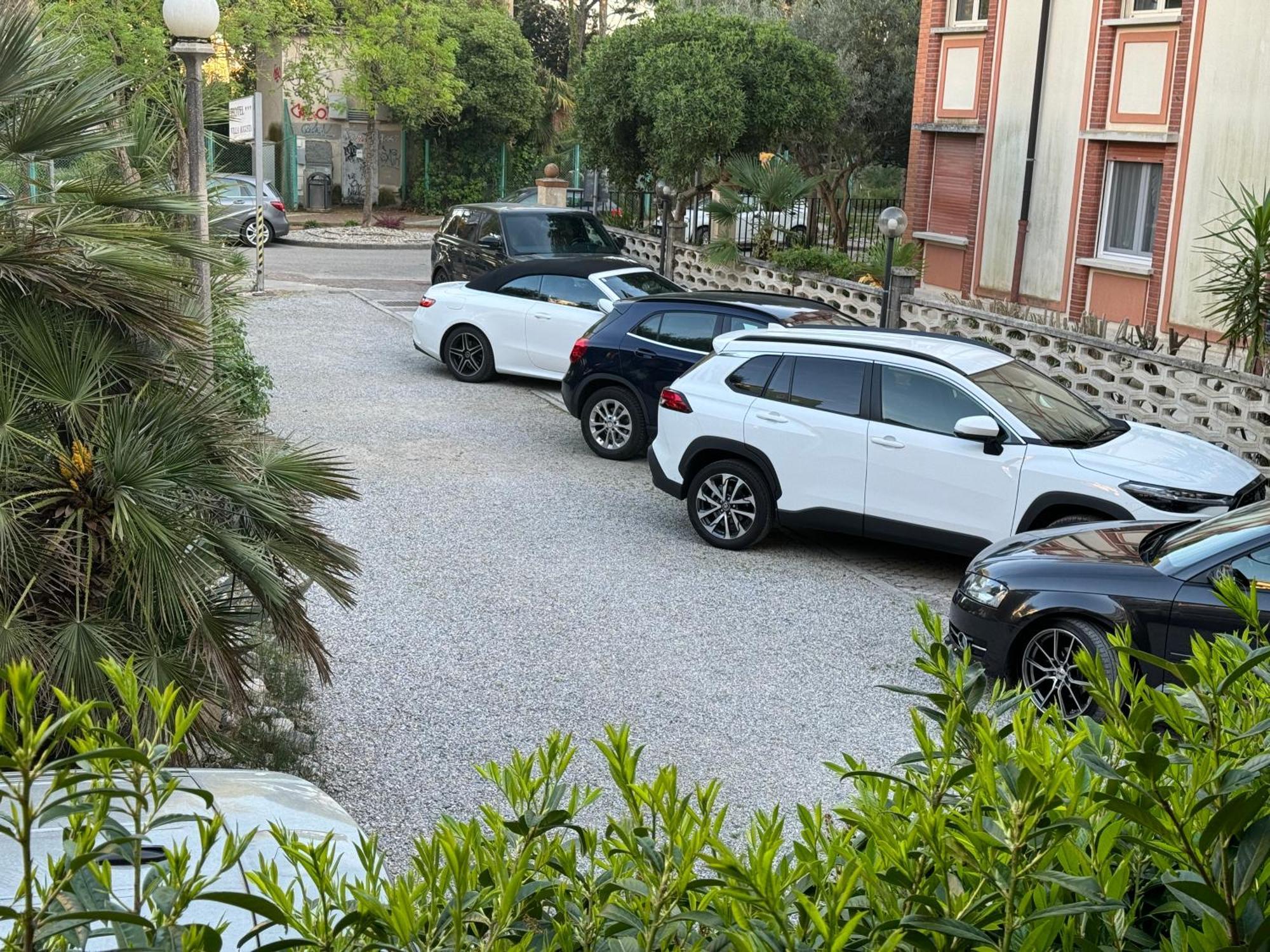 Hotel Villa Augusta Grado Bagian luar foto