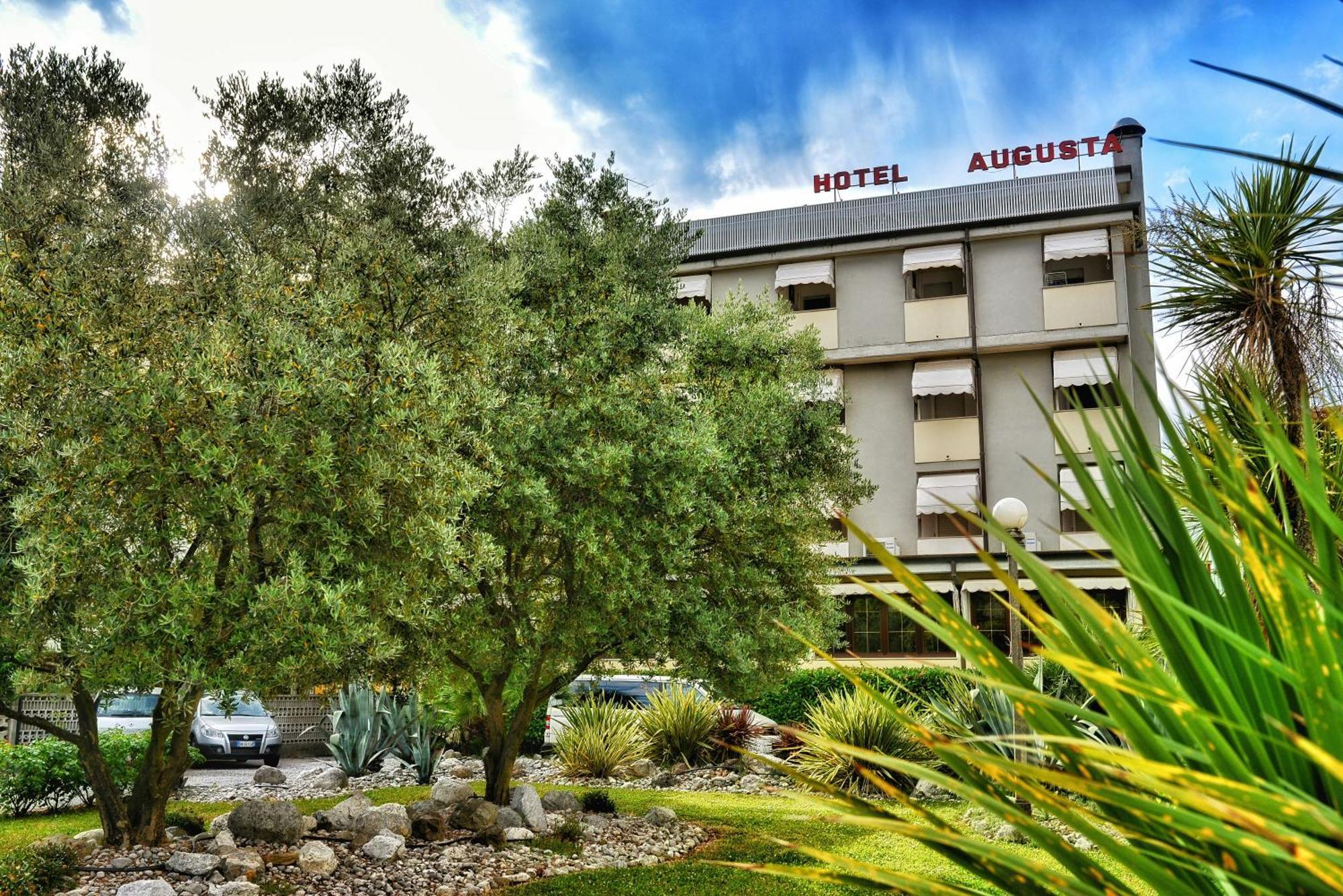 Hotel Villa Augusta Grado Bagian luar foto