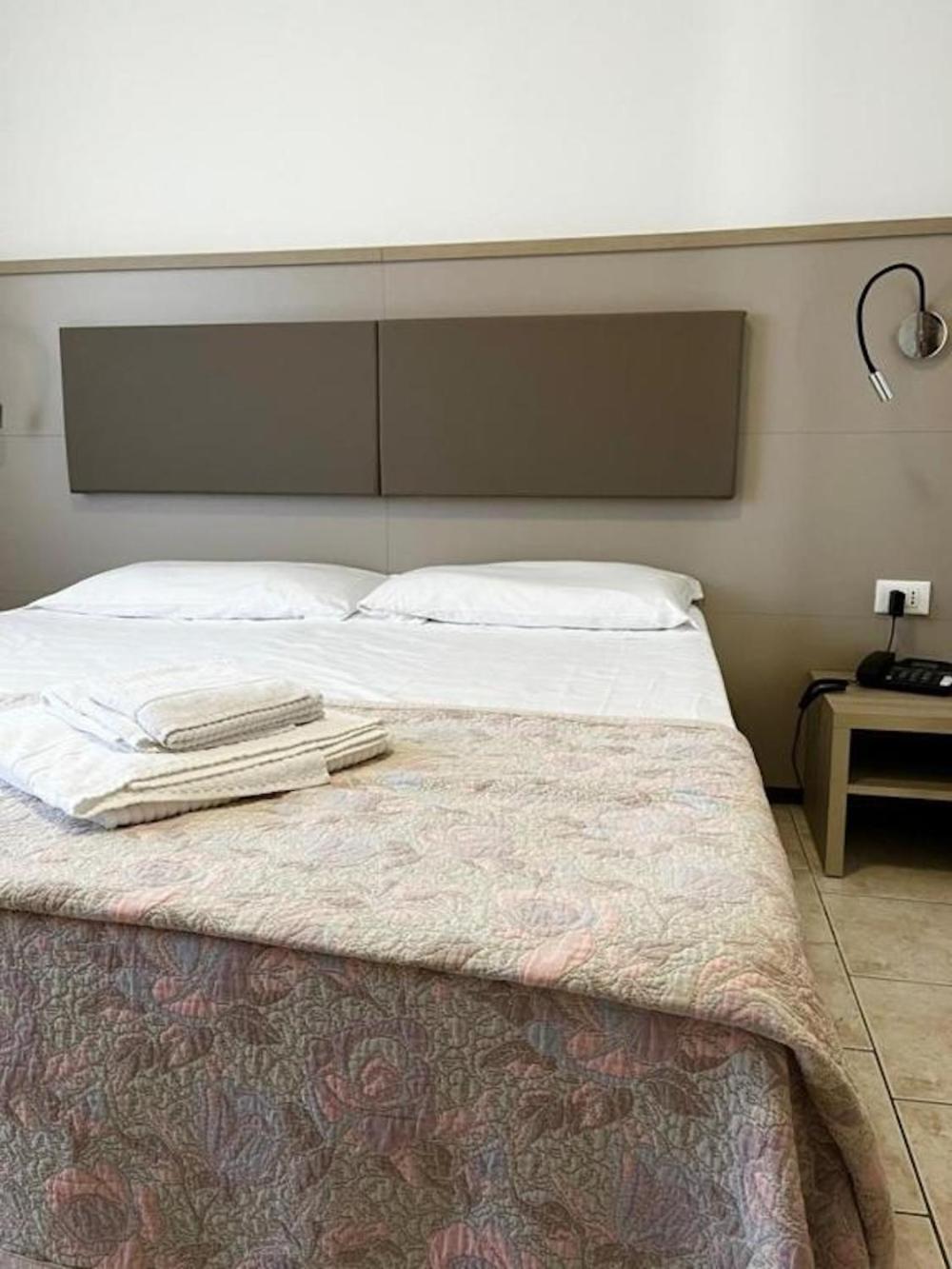 Hotel Villa Augusta Grado Bagian luar foto