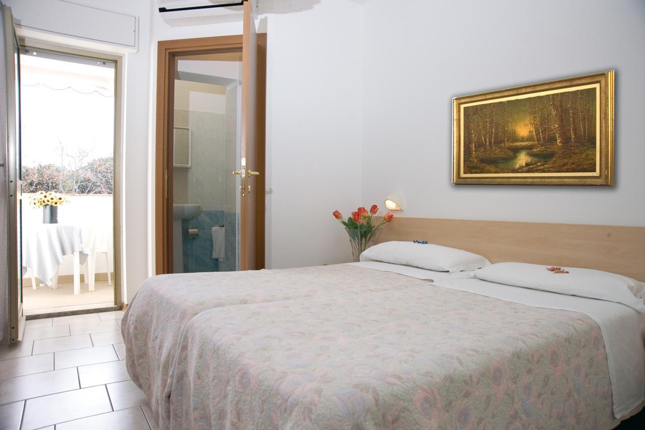 Hotel Villa Augusta Grado Bagian luar foto