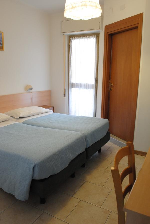 Hotel Villa Augusta Grado Bagian luar foto