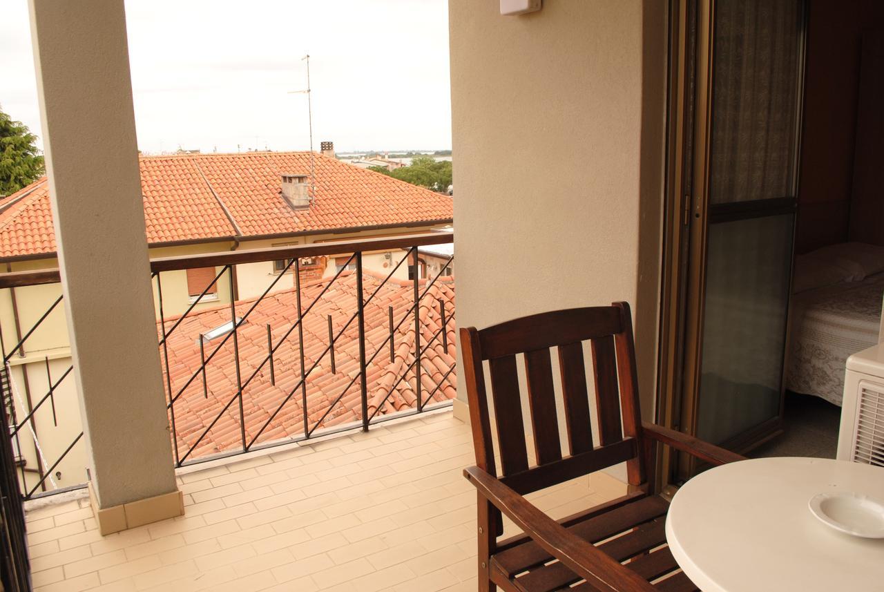 Hotel Villa Augusta Grado Bagian luar foto